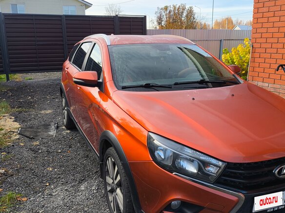 2017 Lada (ВАЗ) Vesta SW Cross I, оранжевый, 900000 рублей - вид 2