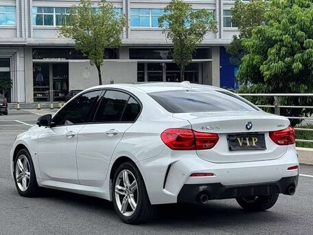2023 BMW 1 серии 120i III (F52) Рестайлинг, белый, 1730000 рублей, вид 4