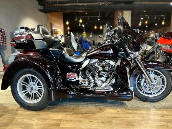 2014 Harley-Davidson Tri Glide, пурпурный, 2200000 рублей