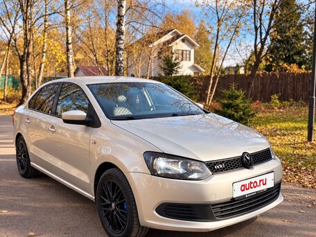 2012 Volkswagen Polo V, серый, 585000 рублей, вид 4