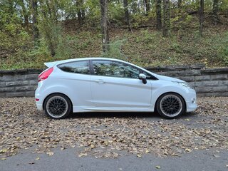 2012 Ford Fiesta Mk6, белый, 900000 рублей, вид 4