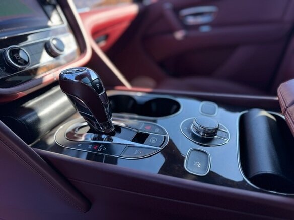 2018 Bentley Bentayga I, чёрный - вид 14