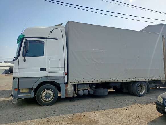 2004 Mercedes-Benz Actros, белый, 2499000 рублей - вид 5