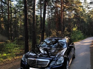 2011 Mercedes-Benz E-Класс 250 7G-Tronic IV (W212, S212, C207), чёрный, 1750000 рублей, вид 3