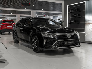 2018 Toyota Camry VII (XV50) Рестайлинг 2, чёрный, 1970000 рублей, вид 2