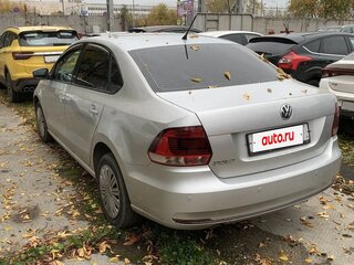 2015 Volkswagen Polo V Рестайлинг, серебристый, 841000 рублей, вид 2