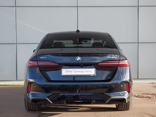 2023 BMW 5 серии 520d xDrive VIII (G60/G61/G68), чёрный, 6690000 рублей, вид 4