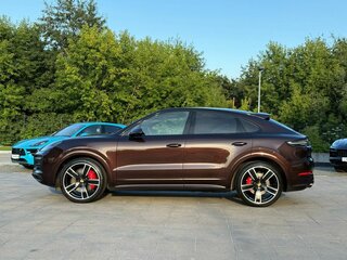 2022 Porsche Cayenne GTS Coupé III, коричневый, 13304000 рублей, вид 3