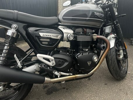 2020 Triumph Speed Twin, серебристый, 800000 рублей, вид 1