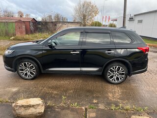 2020 Mitsubishi Outlander III Рестайлинг 3, чёрный, 2000000 рублей, вид 4