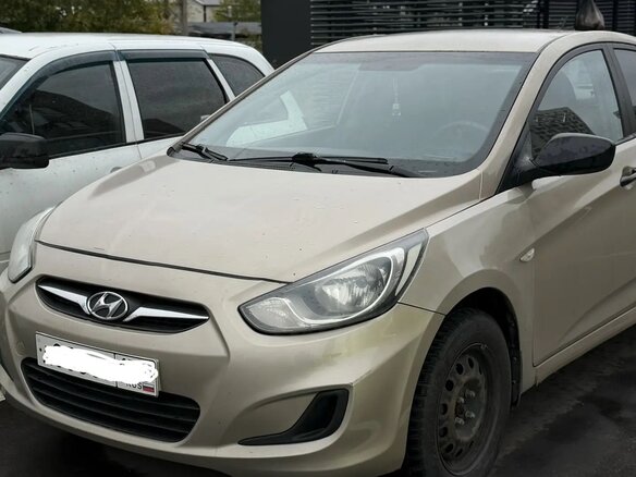 2013 Hyundai Solaris I, золотистый, 530000 рублей - вид 1