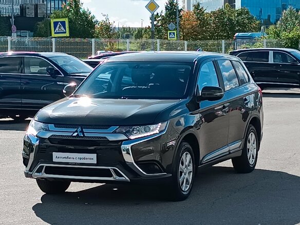 2019 Mitsubishi Outlander III Рестайлинг 3, коричневый, 1860000 рублей