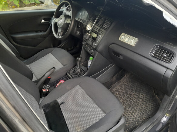 2010 Volkswagen Polo V, серый, 560000 рублей - вид 3