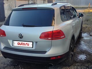 2011 Volkswagen Touareg II, серебристый, 1300000 рублей, вид 4