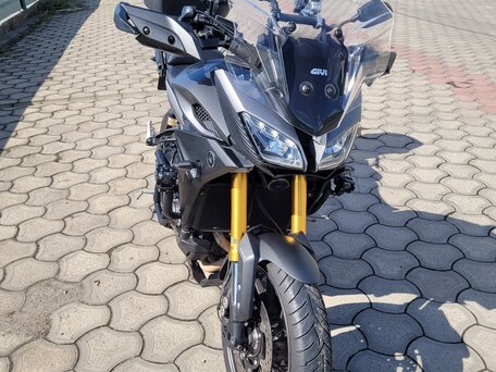 2015 Yamaha MT-09 Tracer (FJ-09), серый, 780000 рублей, вид 1
