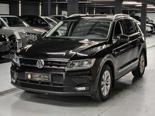 2017 Volkswagen Tiguan II, чёрный, 2499000 рублей, вид 3