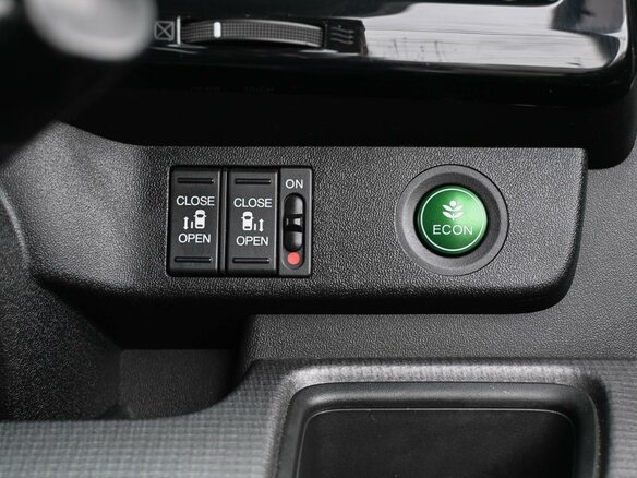 2015 Honda Stepwgn Spada V, белый, 1989000 рублей - вид 21