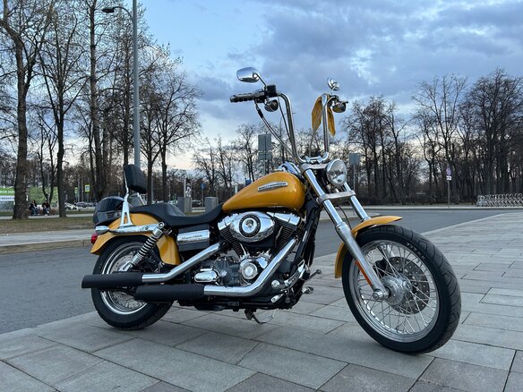 2007 Harley-Davidson Dyna Super Glide, жёлтый, 800000 рублей