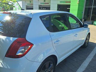 2011 Kia Ceed I Рестайлинг, белый, 820000 рублей, вид 2