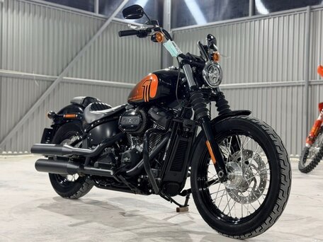 2021 Harley-Davidson Street Bob, оранжевый, 1500000 рублей, вид 1