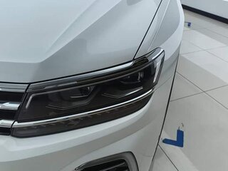 2020 Volkswagen Tiguan II Рестайлинг, белый, 1870000 рублей, вид 3