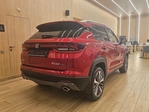 2024 Changan CS35 Plus I Рестайлинг, красный, 2709900 рублей - вид 4