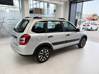2026 Lada (ВАЗ) Granta Cross I Рестайлинг, серебристый, 1216000 рублей, вид 2