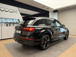 2026 Audi Q7 50 TDI II (4M) Рестайлинг 2, чёрный, 17490000 рублей, вид 5