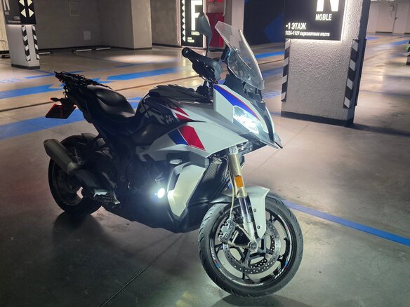 2020 BMW S 1000 XR, белый, 1600000 рублей - вид 2