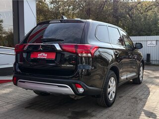 2019 Mitsubishi Outlander III Рестайлинг 3, чёрный, 1879000 рублей, вид 3