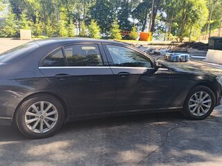 2018 Mercedes-Benz E-Класс 200 V (W213, S213, C238), чёрный, 1750000 рублей, вид 2