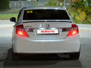 2012 Honda Civic IX, белый, 1300000 рублей, вид 5