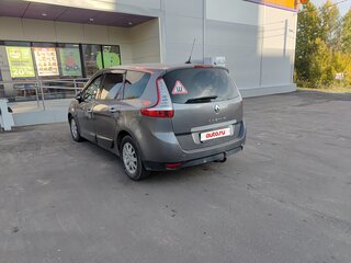 2011 Renault Scenic Grand III, серый, 750000 рублей, вид 3