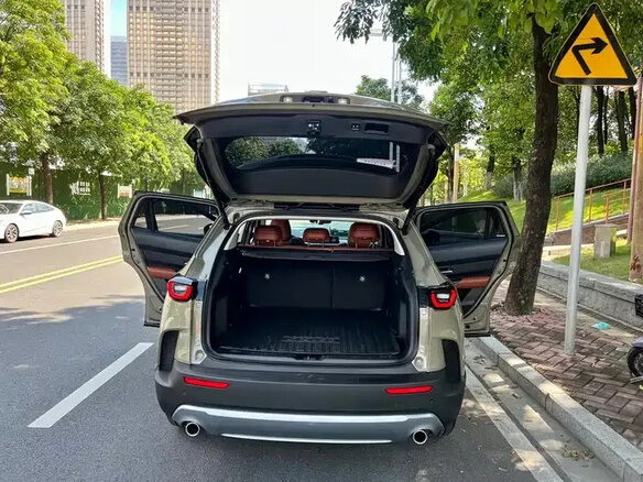 2023 Mazda CX-50, коричневый - вид 26