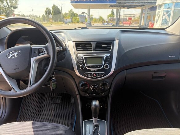 2013 Hyundai Accent IV, серый, 850000 рублей - вид 13