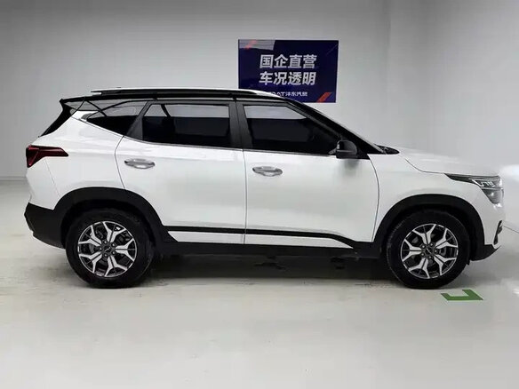 2021 Kia KX3, белый, 1323000 рублей - вид 4
