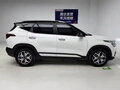 2021 Kia KX3, белый, 1323000 рублей - вид 4