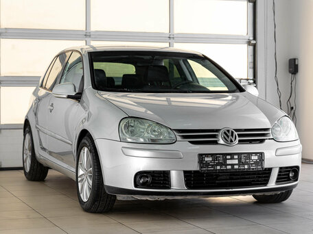 2005 Volkswagen Golf V, серебристый, 400000 рублей, вид 1