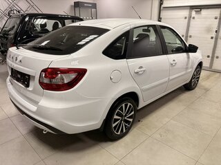 2026 Lada (ВАЗ) Granta I Рестайлинг, белый, 1345900 рублей, вид 4