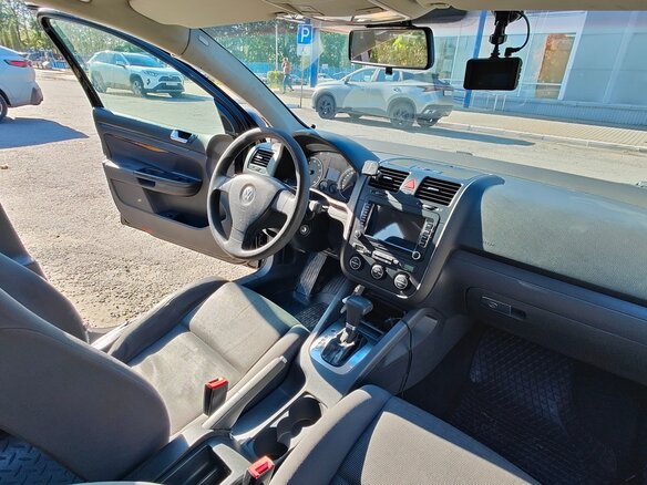 2007 Volkswagen Golf V, чёрный, 439000 рублей - вид 13