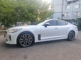 2018 Kia Stinger I, белый, 2650000 рублей, вид 5