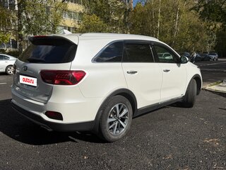 2019 Kia Sorento III Prime Рестайлинг, белый, 3200000 рублей, вид 5