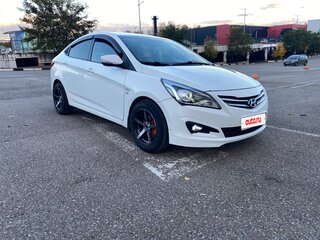 2015 Hyundai Solaris I Рестайлинг, белый, 1200000 рублей, вид 4