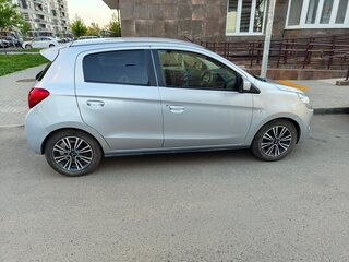 2013 Mitsubishi Mirage VI, серебристый, 570000 рублей, вид 3