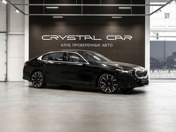 2025 BMW 5 серии Long 530Li xDrive VIII (G60/G61/G68), чёрный, 8400000 рублей