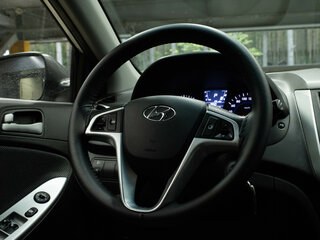 2012 Hyundai Solaris I, серебристый, 779000 рублей, вид 5