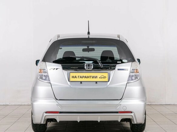 2011 Honda Fit Hybrid II, серый, 899000 рублей - вид 4