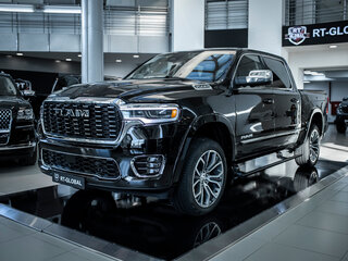 2026 Ram 1500 Crew Cab V Рестайлинг, чёрный, 11071645 рублей, вид 3