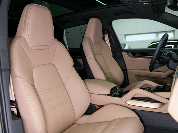 2026 Porsche Cayenne GTS Coupé III Рестайлинг, серый, 25955186 рублей - вид 2