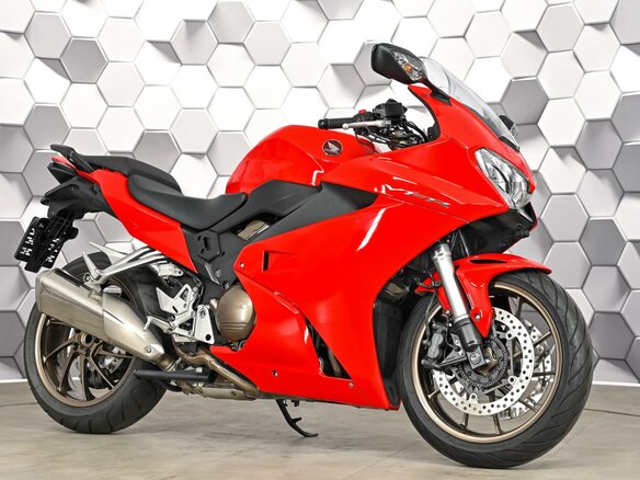 2020 Honda VFR 800, красный, 1199000 рублей